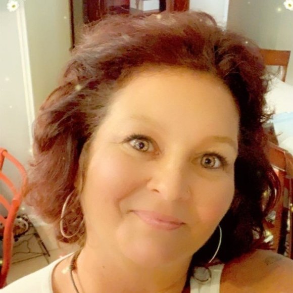Meet your Posher, Lisa - Picture 1 of 1